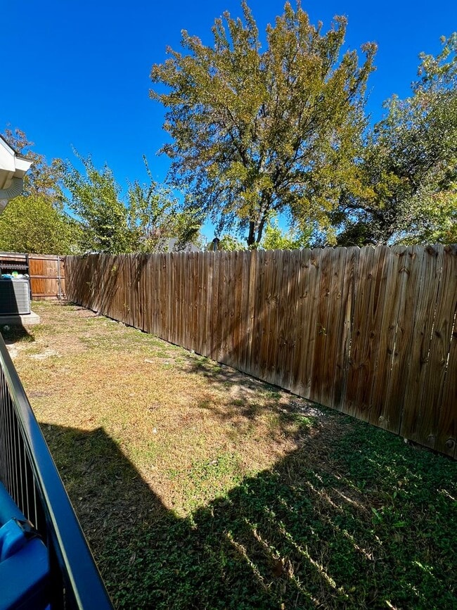 Building Photo - Riverside Bungalows 1/1