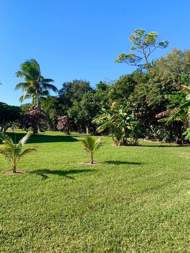 Building Photo - 39 Sussex B