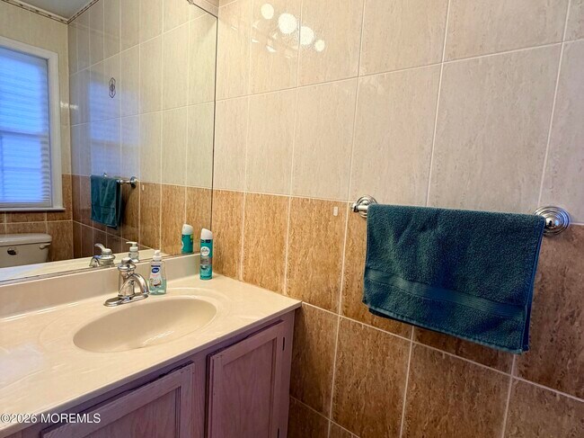 Building Photo - 743 Banyan Ct