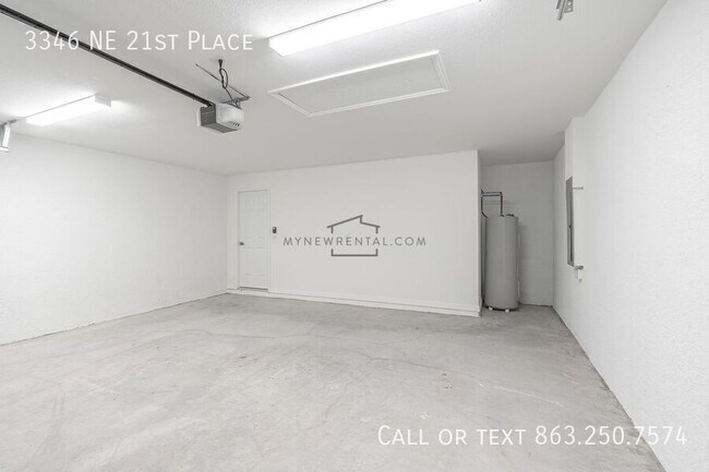Building Photo - 3346 NE 21st Pl