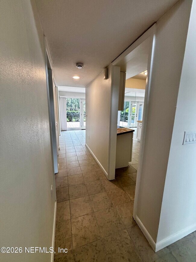 Building Photo - 9787 Sawgrass Dr E