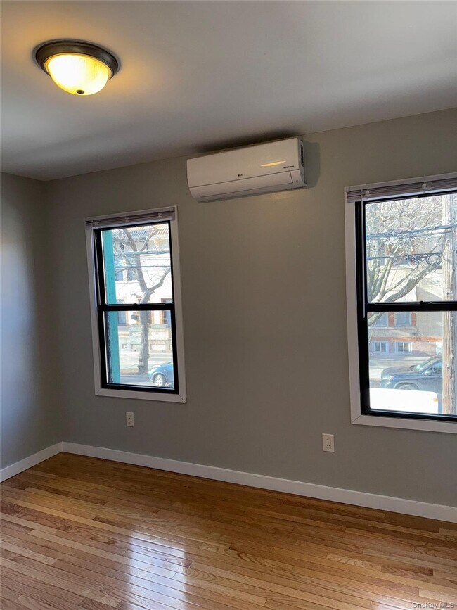 Building Photo - 2414 Snyder Ave