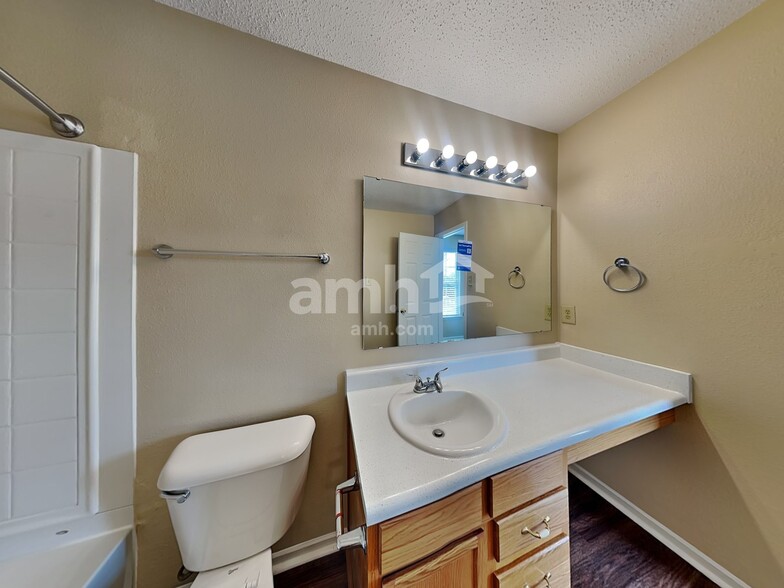 Building Photo - 5635 Olive Branch Way