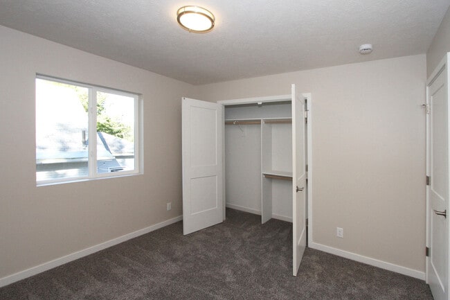 Building Photo - 5226 Bancroft Ave