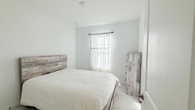 Building Photo - 5154 Armina Pl