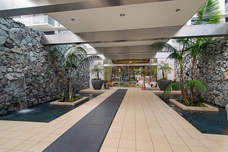 Entrance of the building with 24/7 front desk - 1830 Avenida Del Mundo