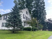 Building Photo - 4 bedroom home in West Lebanon