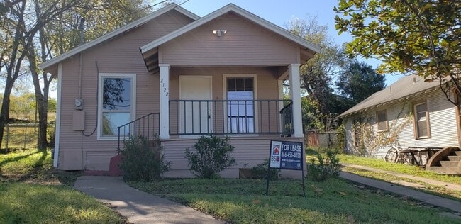 Primary Photo - 2122 Rockefeller Blvd