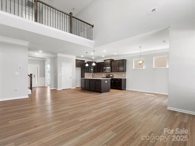 Building Photo - Beautiful 4BR/3.5 BA Home in Mooresville