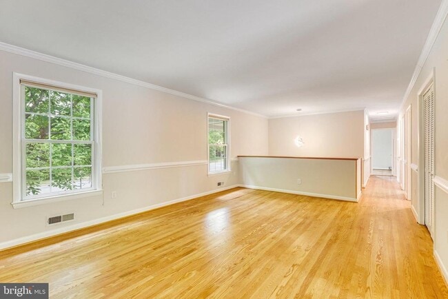 Building Photo - 1023 Westbriar Dr NE