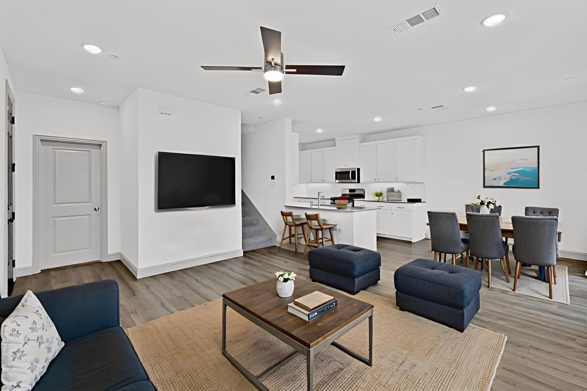 Building Photo - 1320 Hill Country Pl