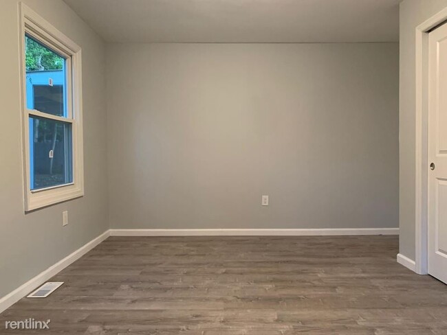 Building Photo - 6 br, 2 bath House - 574 Nautilus Dr