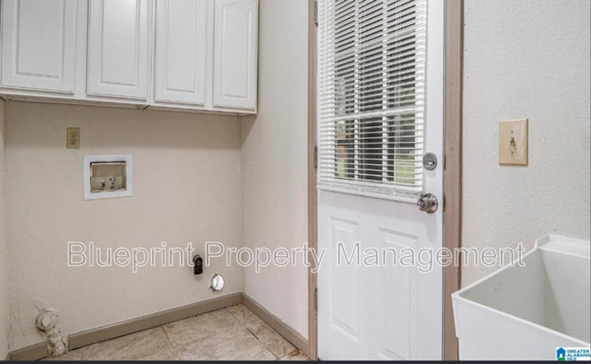 Building Photo - 1726 1st Pl S