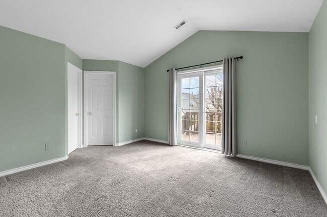 Building Photo - 700 SW 27th Way