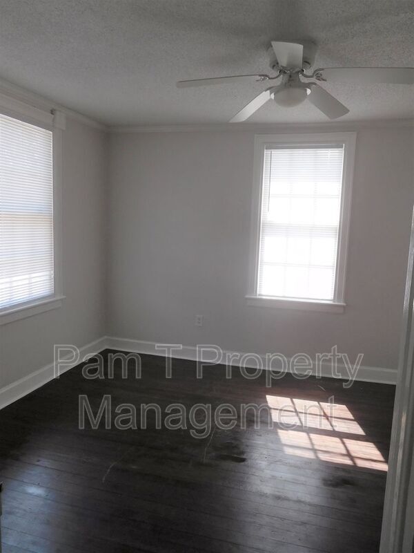Building Photo - 633 W 35th St