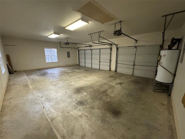 Building Photo - 13700 Madrone Mountain Way
