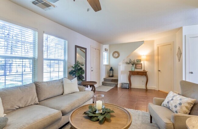 Building Photo - 6118 Spruce Bough Ct