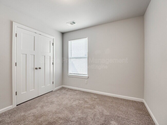 Building Photo - 608 Blue Fish Ct