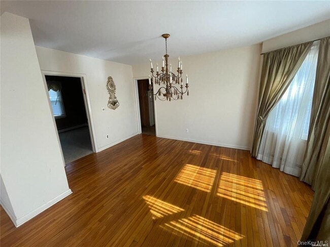 Building Photo - 217 Greeley Ave