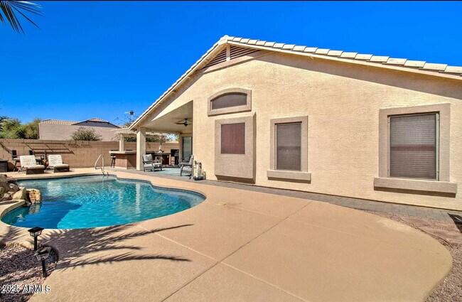 Building Photo - 1277 W Busa Dr