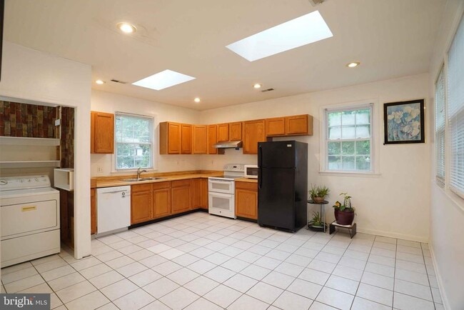 Building Photo - 7732 Little River Turnpike