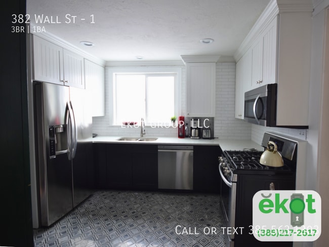 Building Photo - 382 Wall St