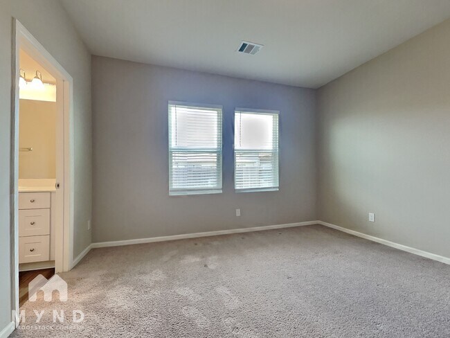 Building Photo - 1016 Lacebark Pne Ln