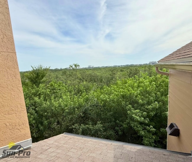 Building Photo - 1401 S Palmetto Ave