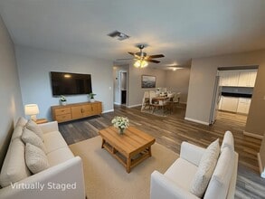 Building Photo - 1250 SE Parkview Pl