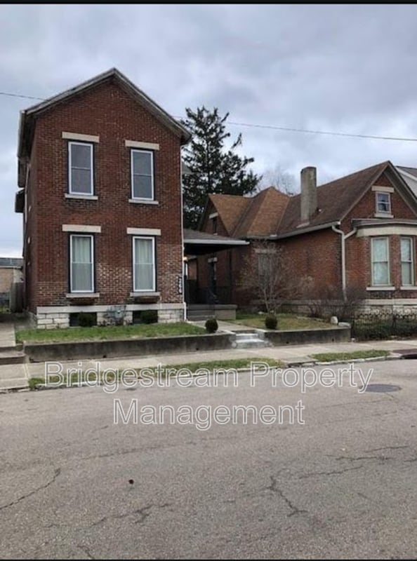 Building Photo - 266 McClure St
