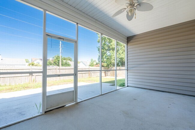 Building Photo - Elegant Two-Story Home in Tanner Plantation!