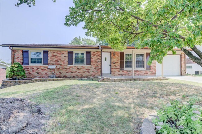 Building Photo - 624 S Pam Ave