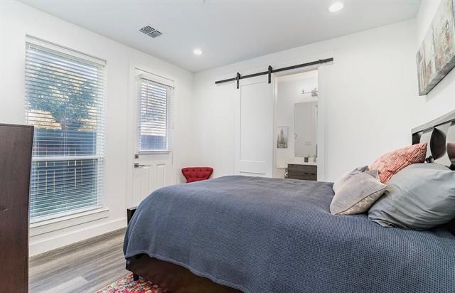 Building Photo - 2239 Lovedale Ave