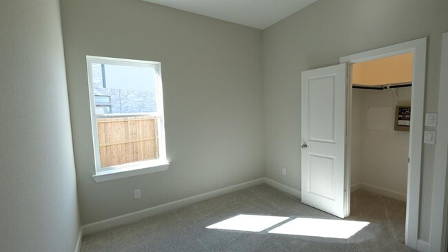 Building Photo - 302 Pure Parsley Path