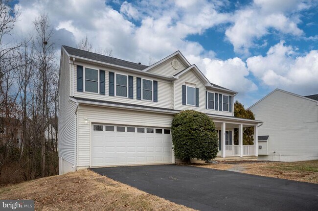 Building Photo - 8 Newport Ct
