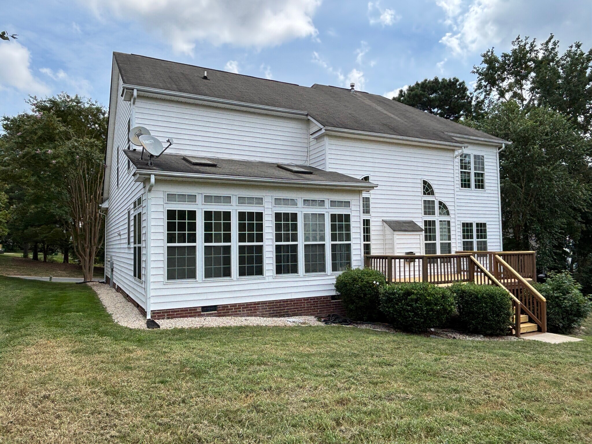 Building Photo - 15938 Wayland Dr