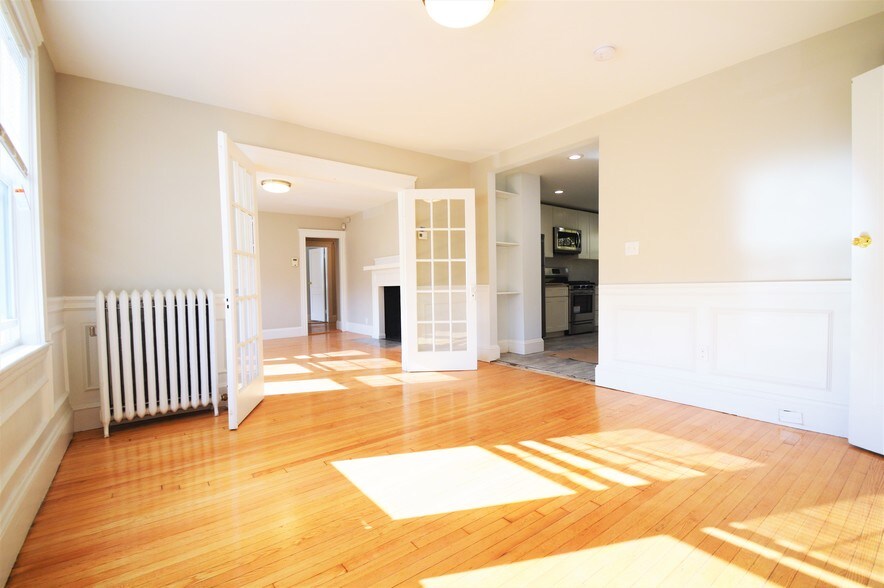 Building Photo - 51 Leamington Rd