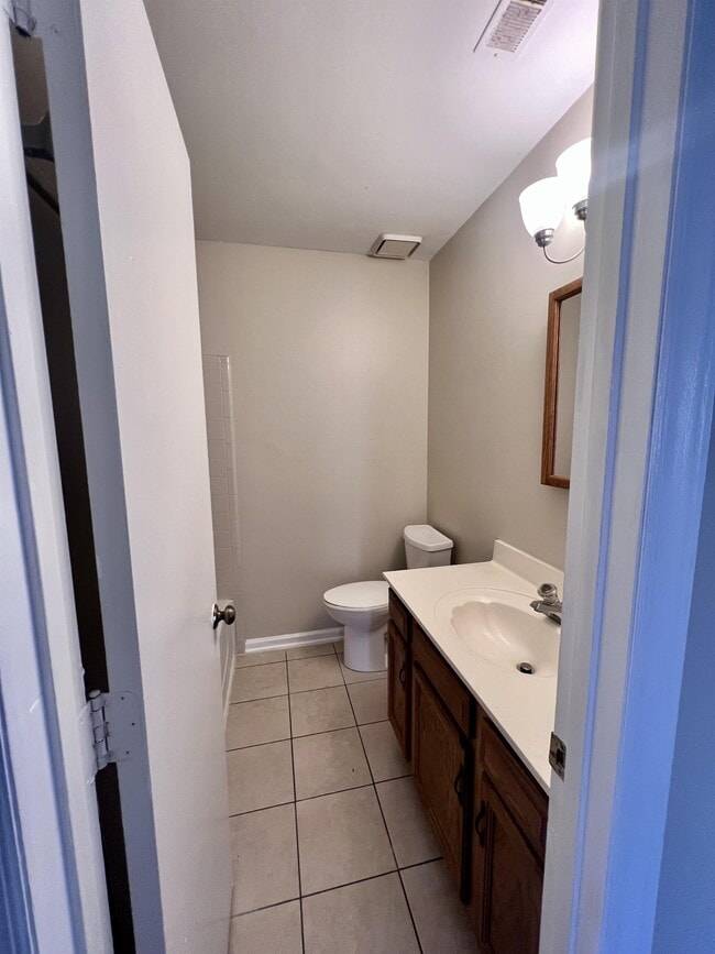 Building Photo - 8326 Summerglen Cir