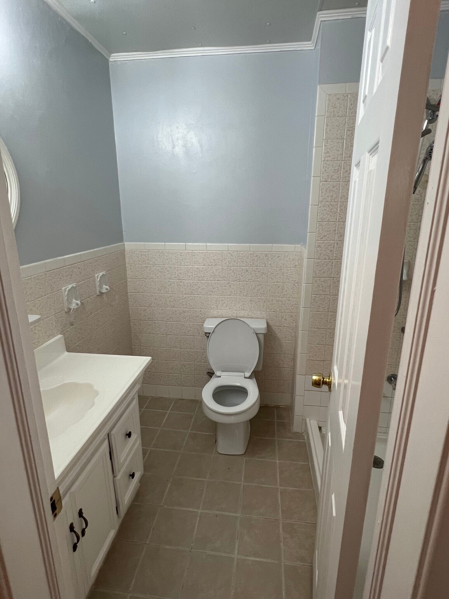 Building Photo - 5524 Forest View Dr