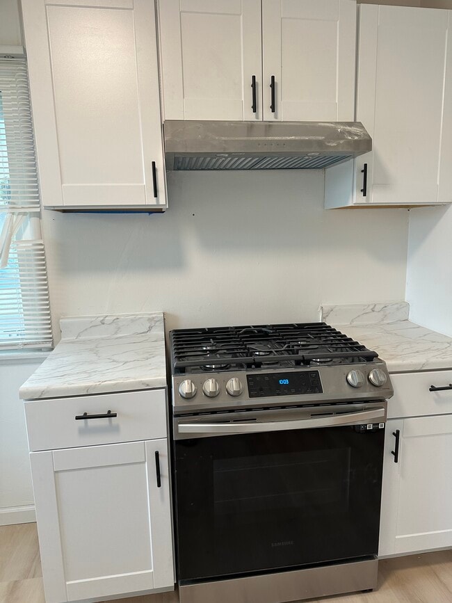 Building Photo - 3859 Tilden Ave