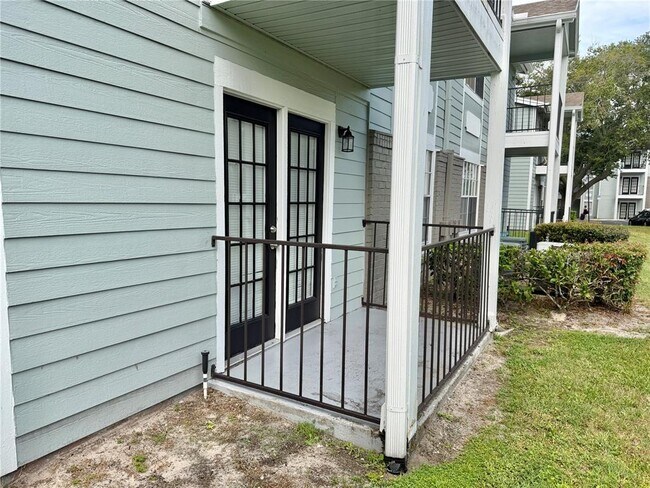 Building Photo - 2550 N Alafaya Trail