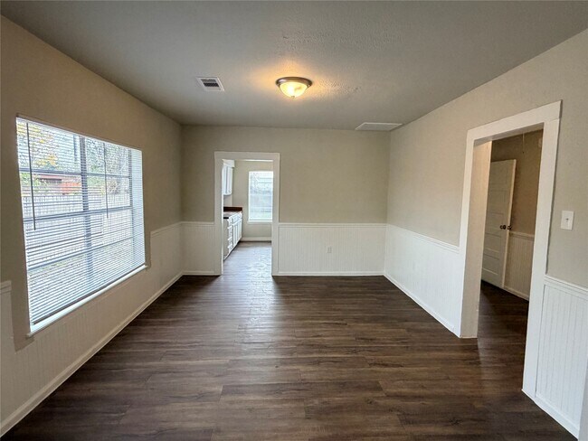 Building Photo - 2212 Semmes St