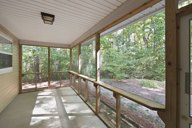 Building Photo - 8886 Gable St