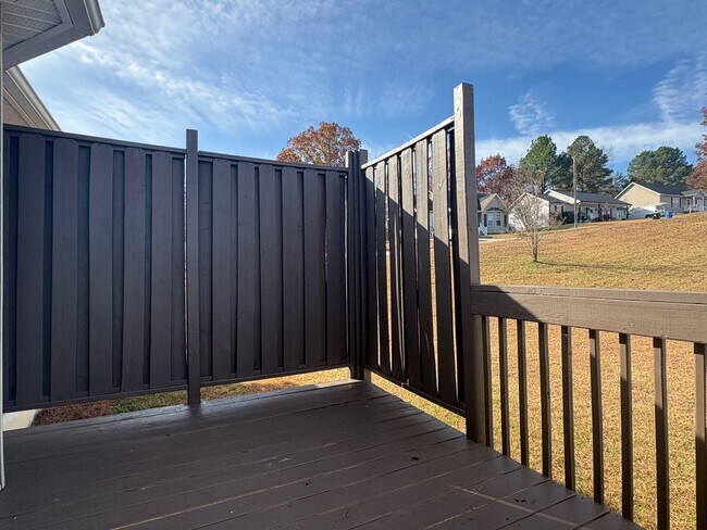 Building Photo - 3 Bedroom, 2 Bathroom House in Winston-Salem!