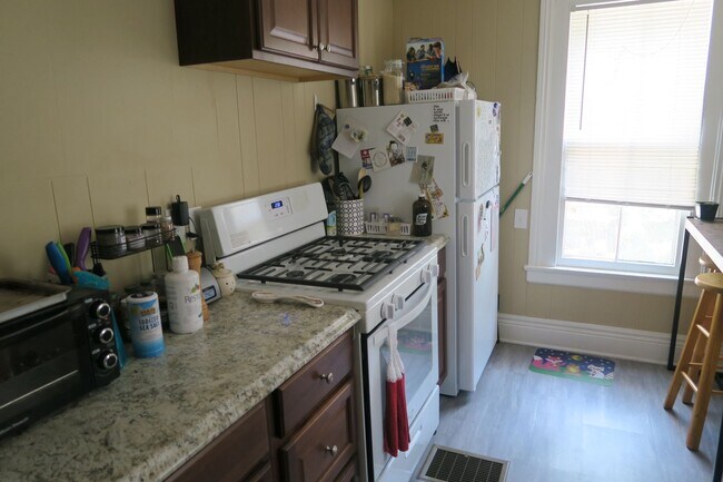 Building Photo - 507 Averill Ave