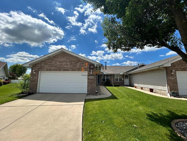 Building Photo - 396 Golden Oak Ct