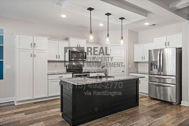 Building Photo - 338 Crusaw Dr