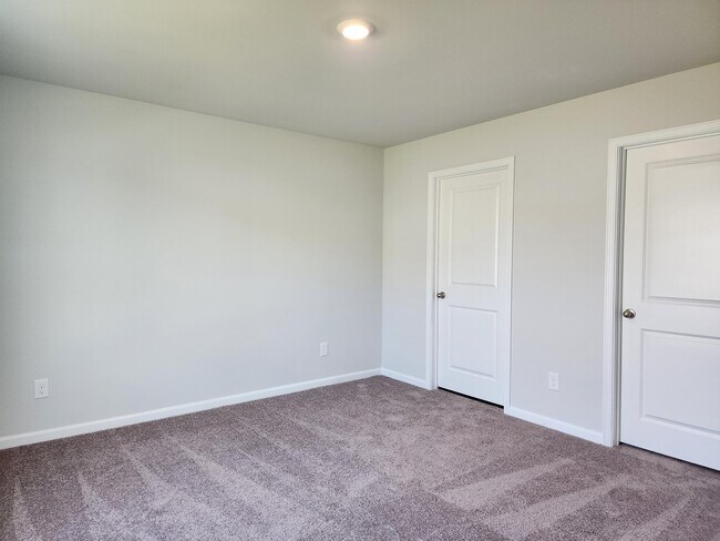 Building Photo - 1015 Course Ln