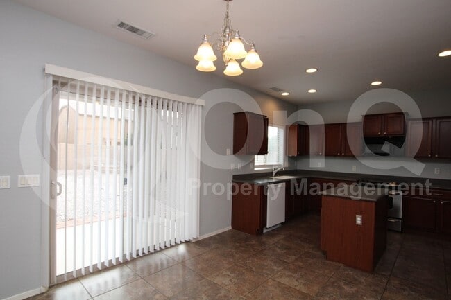 Building Photo - 359 E Brook St