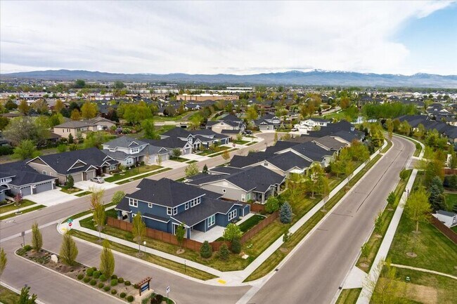 Building Photo - 10103 W Twisted Vine Dr.